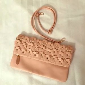 🌸 New Aldo flower pink clutch 🌸